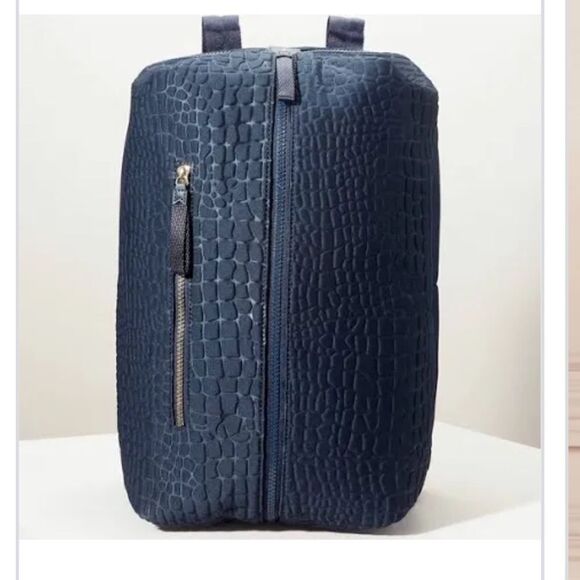 Stella & Dot Navy Textured Backpack Carry-on Bag - Picture 1 of 11